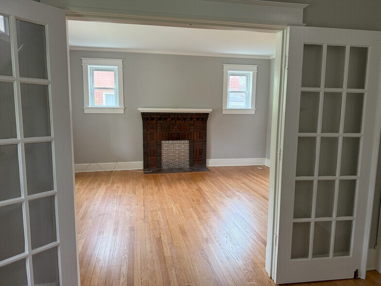 Living room - 7205 Rhode Island Ave