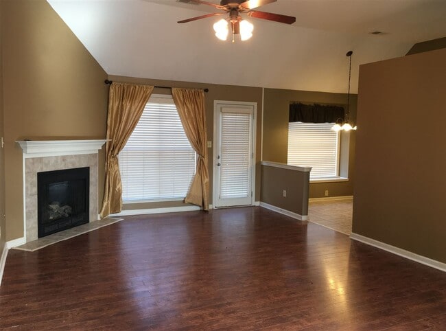 Building Photo - 10144 Lynham Dr
