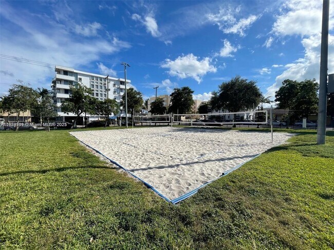 Building Photo - 8040 Tatum Waterway Dr