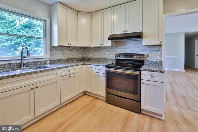 Building Photo - 13929 Green Mountain Dr