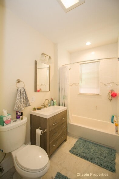 Building Photo - 66 Chestnut St