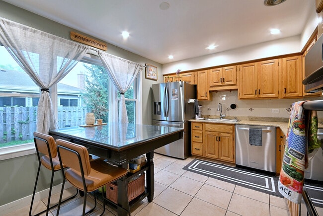 Building Photo - 2307 Edna Ave