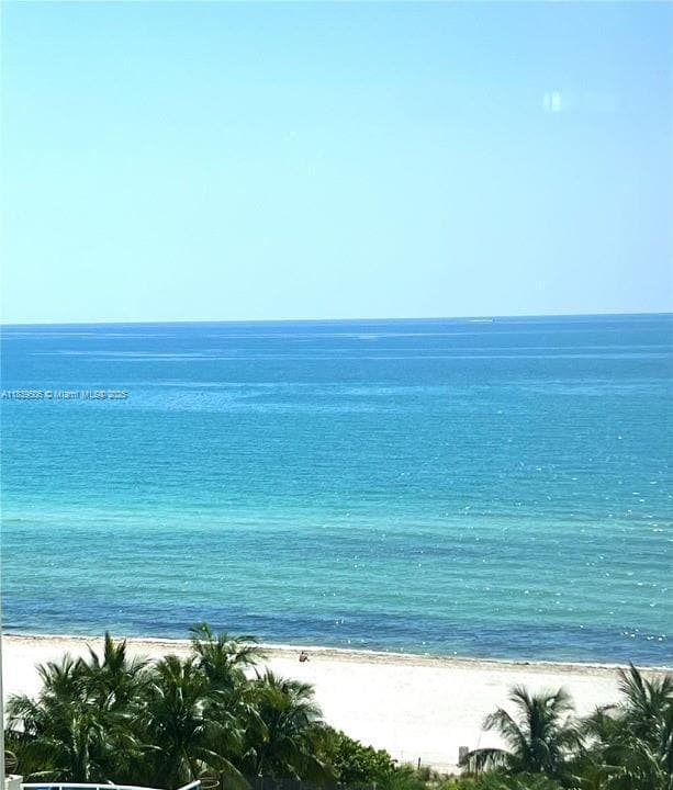 Building Photo - 5005 Collins Ave