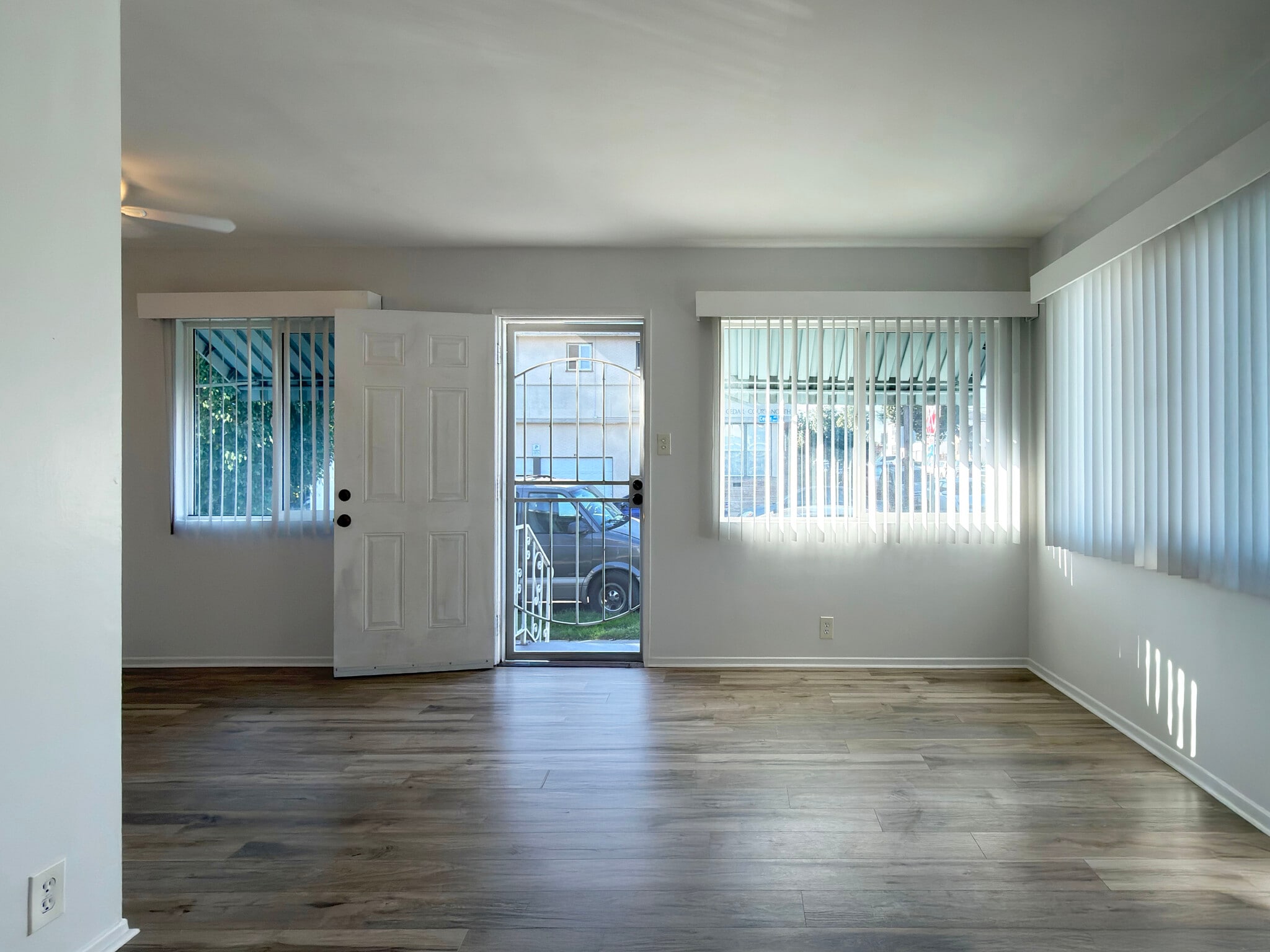 Building Photo - 1892 Cedar Ave