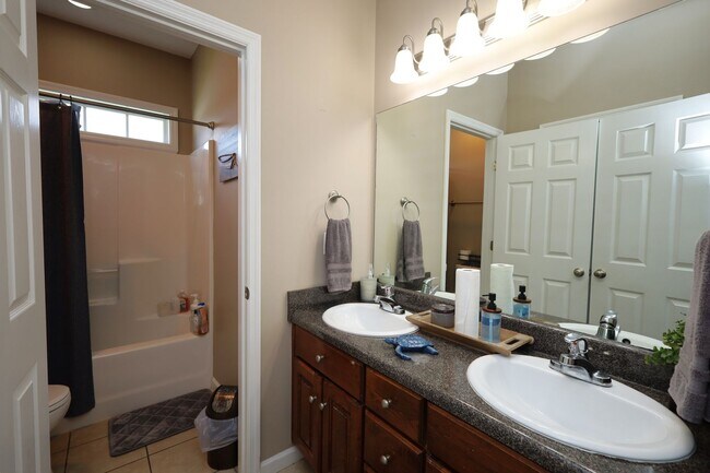 Building Photo - 2401 Rankin Cir