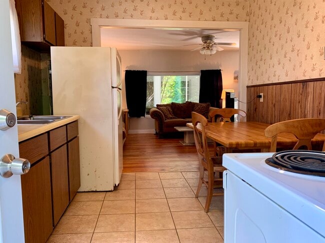 Building Photo - 67 Cable Rd