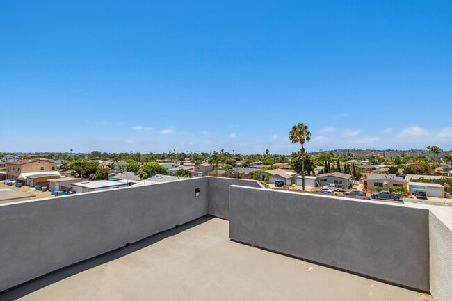 Building Photo - 3315 Clairemont Mesa Blvd
