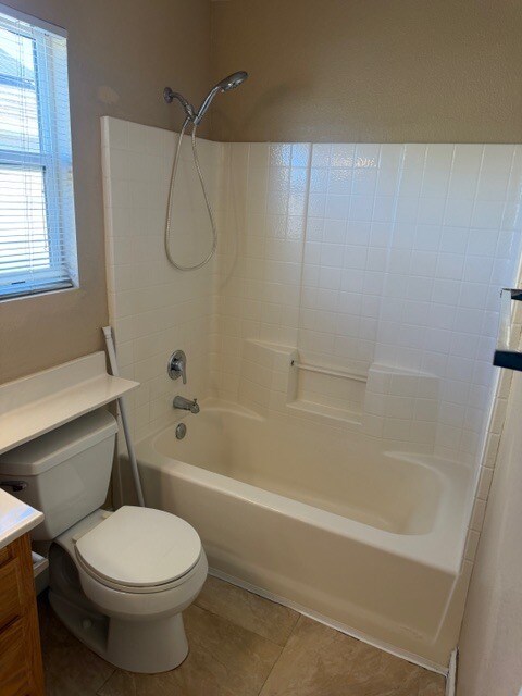 Building Photo - Tracy 3 Bedroom 2.5 Bathroom Home