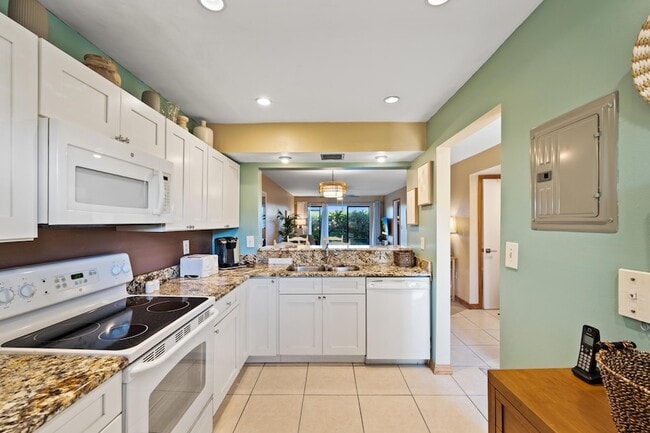 Building Photo - 7420 S Ocean Dr