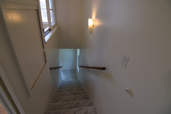 Building Photo - Lower Manoa single family home