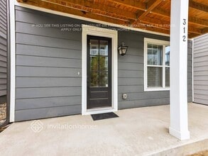 Building Photo - 647 Vernon Ave