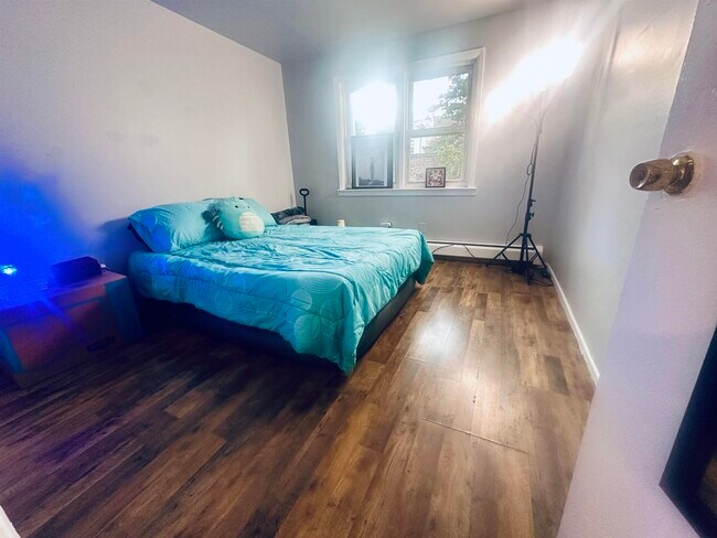 Building Photo - 97 Sanford Pl