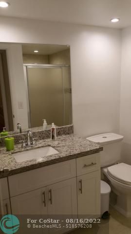Building Photo - 450 Burgundy N