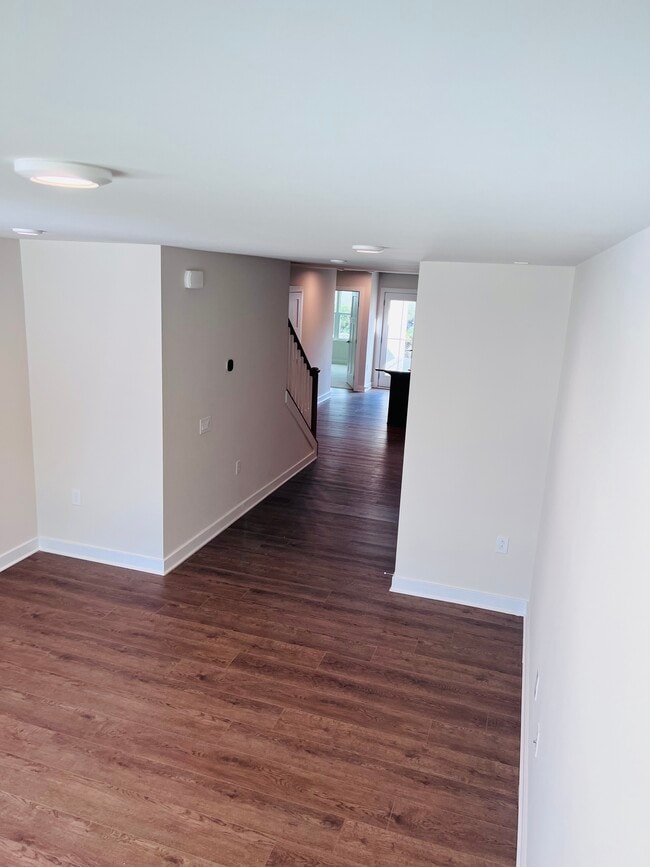 Building Photo - 415 Camarillo LN