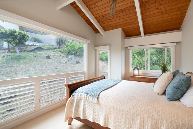 Building Photo - 1365 Kehaulani Dr
