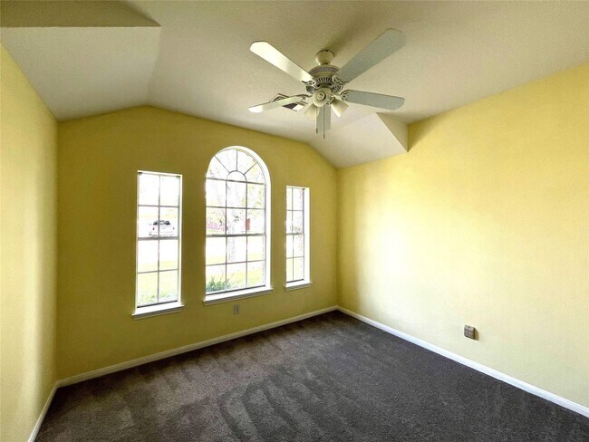 Building Photo - 4219 Hermitage Hollow Ln