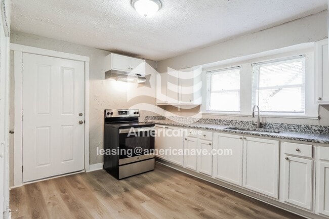 Building Photo - 4712 Terrace M