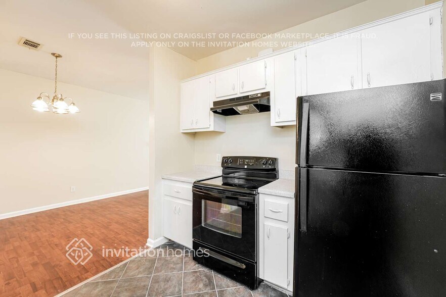 Building Photo - 1410 Chelsea Downs Ln NE