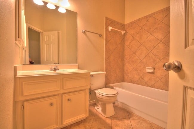 Building Photo - Balsam Breeze Lane, Pearland, TX 77584 - 3 BR 2 BA Single-Family Home