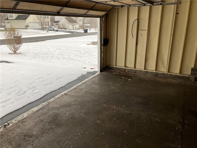 Building Photo - 120 Hummingbird Way