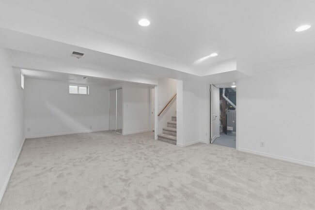 Building Photo - 8111 E Briarwood Blvd
