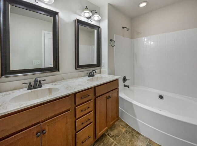 Building Photo - 1224 Meachem Dr