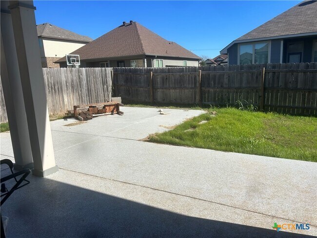 Building Photo - 1127 Kiskadee Branch Dr