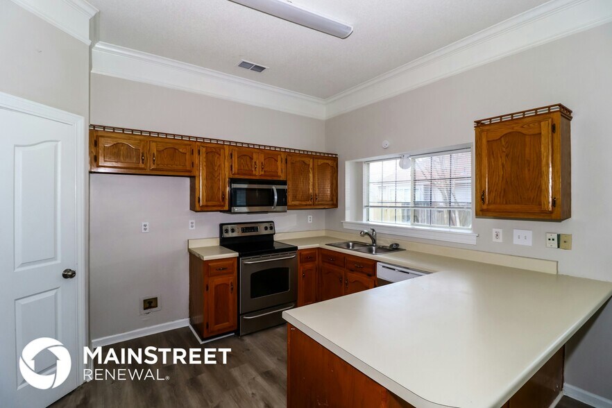 Building Photo - 7013 Juanita Cir S