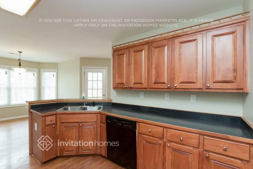 Building Photo - 3640 Cedar Springs Ln SE