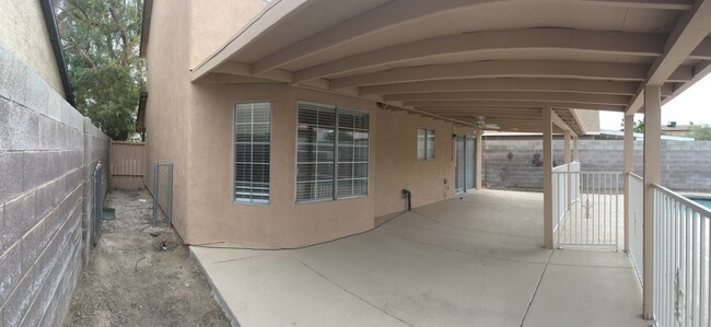 Building Photo - Gorgeous 3Bed/2.5Bath/Pool/Spa, 2-Story Home located in the NW part of the valley