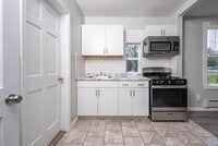 Building Photo - 338 Saratoga St