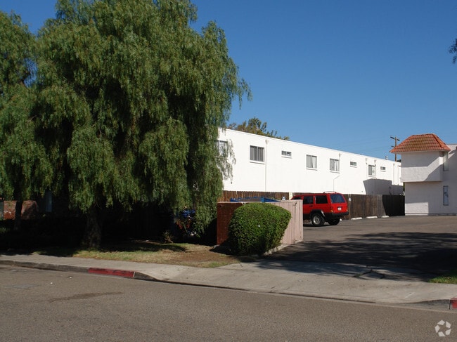 Building Photo - 1075-1085 Del Mar Ave