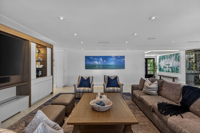 Building Photo - 3109 NE 42nd Ct