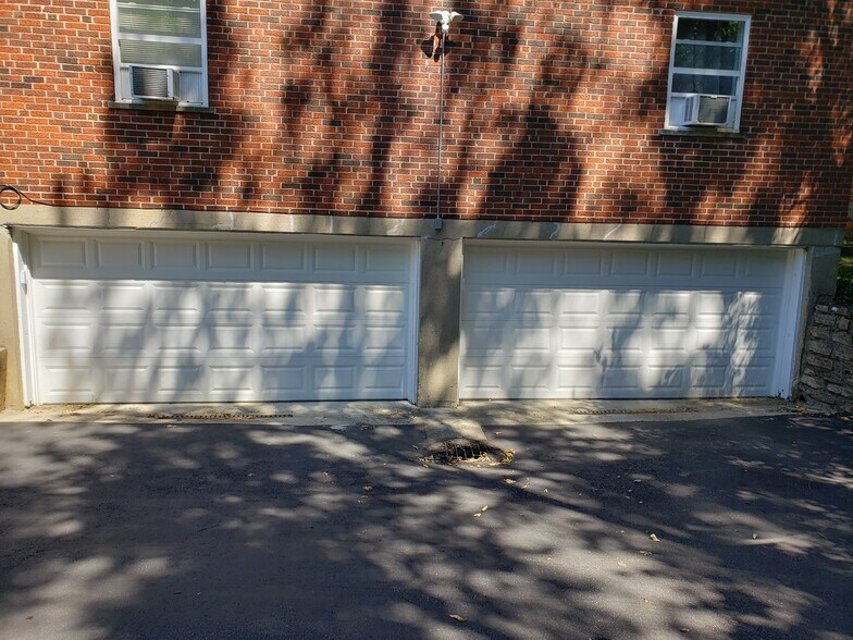 Two Large Garages - 4753 Rapid Run Rd