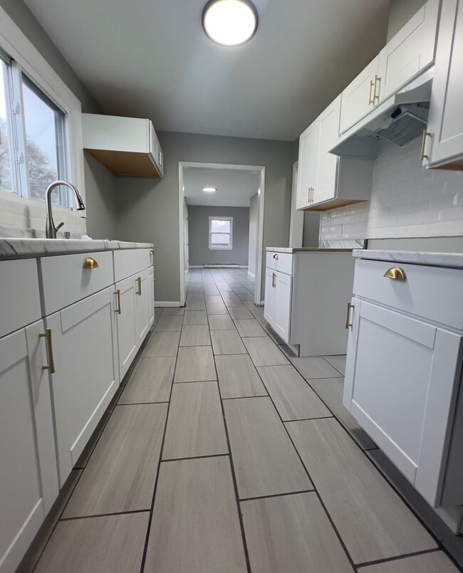 Building Photo - 2 Bedroom House Available NOW in Burnham IL for $1750.00.