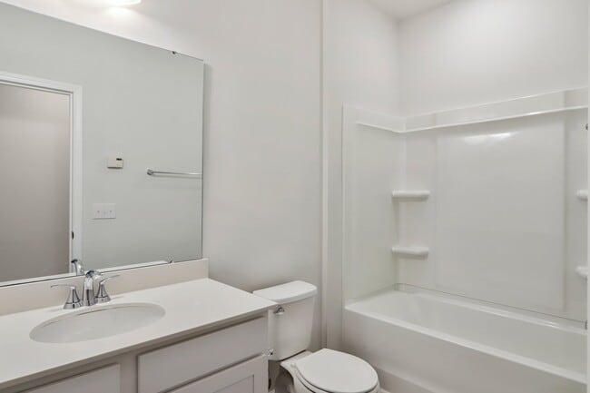 Building Photo - "Charming 4 Bed/2 Bath Home in Bluffton, S...