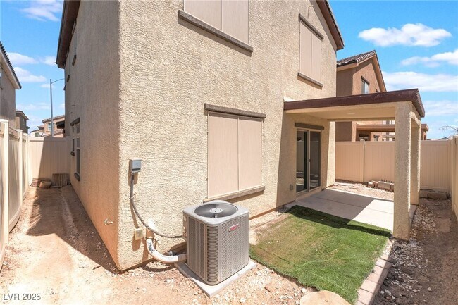 Building Photo - 6213 Clackamas Ct