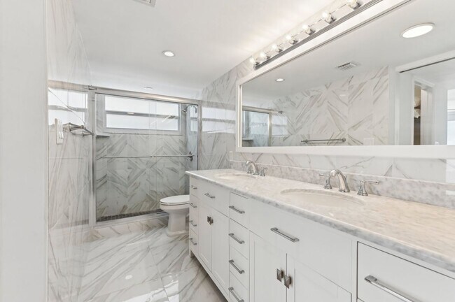 Building Photo - 3580 S Ocean Blvd