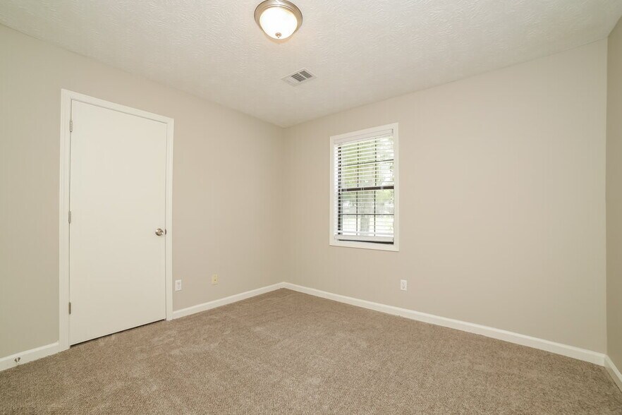 Building Photo - 2483 Wood Meadows Dr