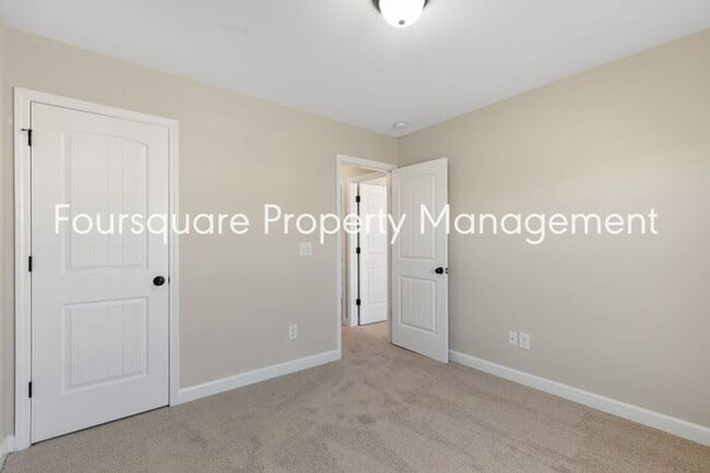 Building Photo - Cozy Townhome with Fireplace, Private Back Patio,  Near US-1, I-540 & Shopping