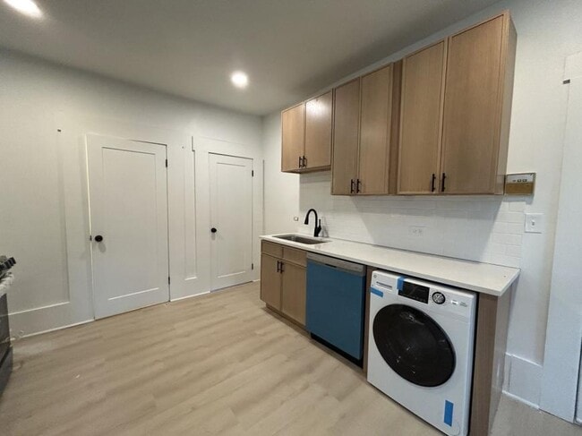 Primary Photo - 2 bedroom in Chicago IL 60647