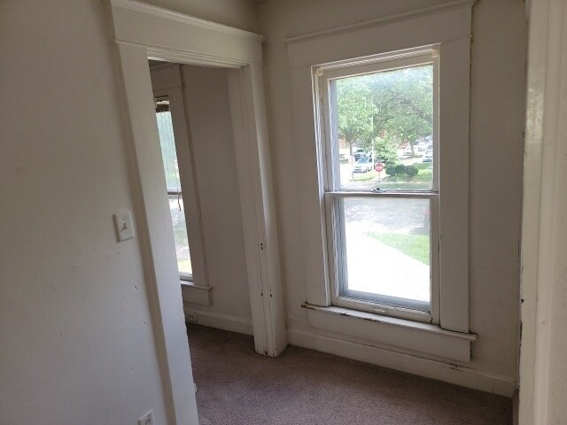 Building Photo - 3326 Gillham Rd