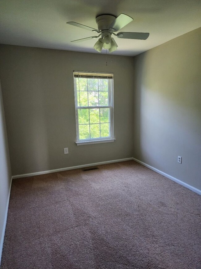 Building Photo - COMING SOON - TOWNHOUSE IN NEWARK/BEAR AREA