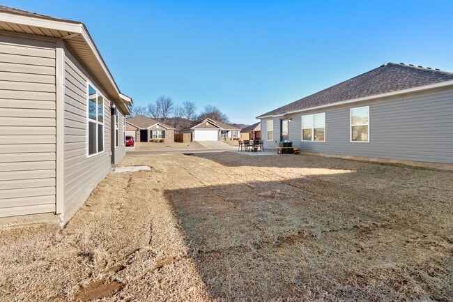 Building Photo - Brand new 3 bedroom, 2 bathroom home in Fayetteville, Arkansas