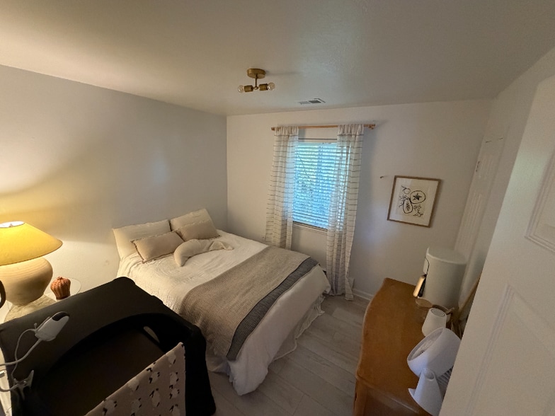 Building Photo - 2375 Hanover St