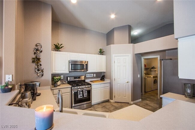 Building Photo - 5106 Stone Cove St
