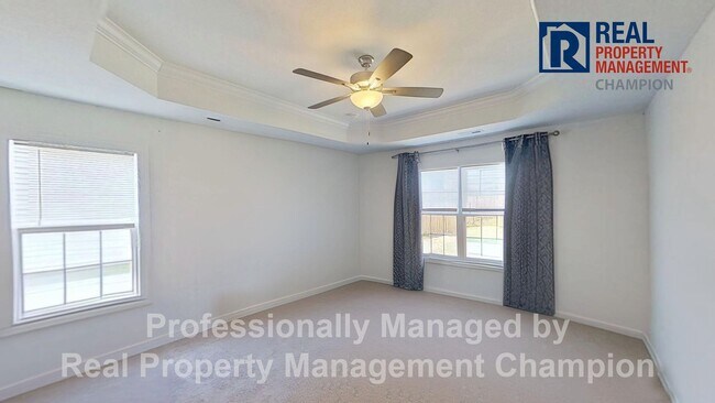 Building Photo - 4 BD/2 BA Single Story Home on Large Corner Lot w/Fenced Back Yard