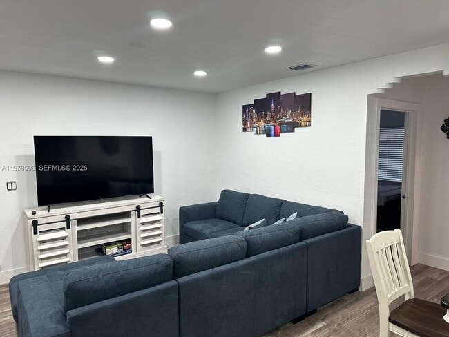 Building Photo - 1376 NW 41st St