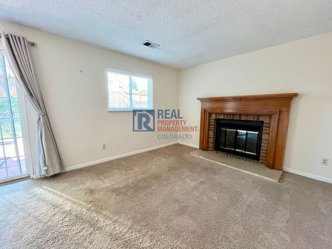 Building Photo - 10285 Quail St