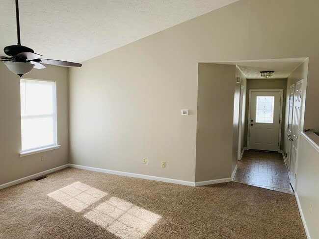 Building Photo - 112 Hunter Ridge Dr